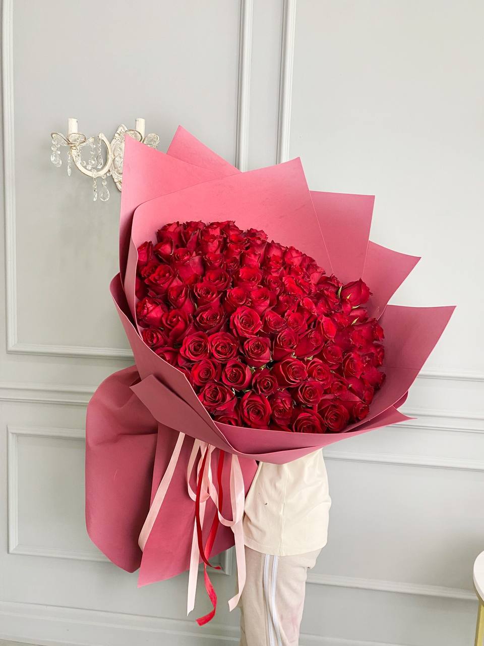 51 алых роз